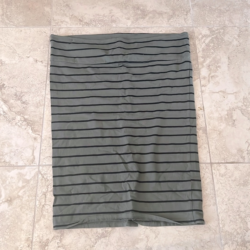 Free- Torrid skirt